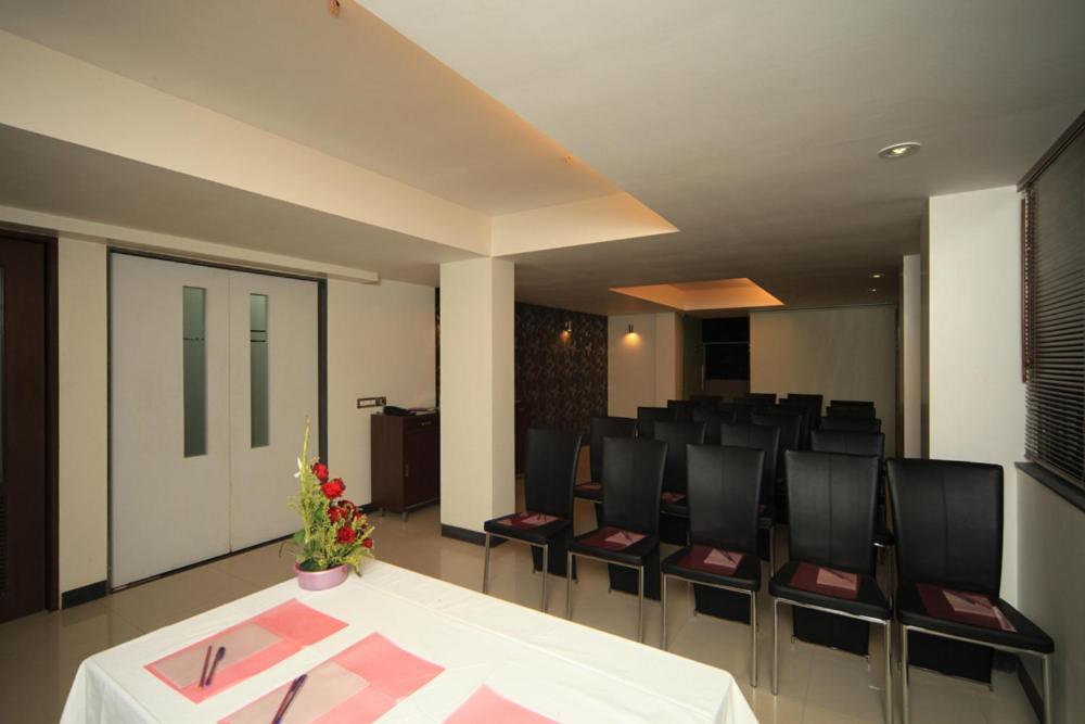 Centurion Inn Pune Exterior foto